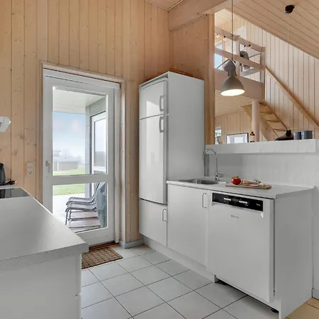 Nyaraló Stunning In Faaborg With Kitchen Bogentved