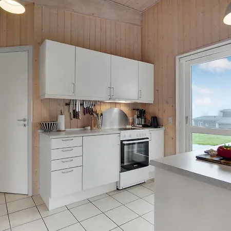 Stunning In Faaborg With Kitchen Nyaraló