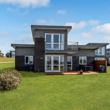 Stunning In With Kitchen Prázdninový dům