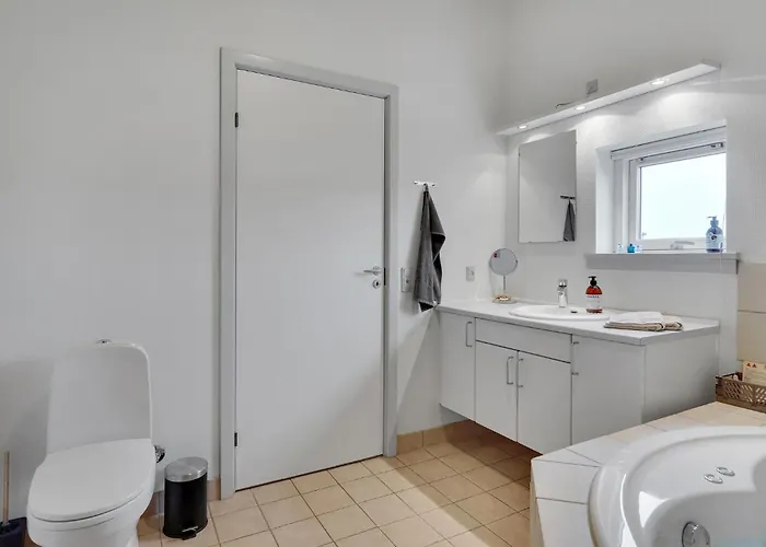 Stunning In With Kitchen * Fåborg