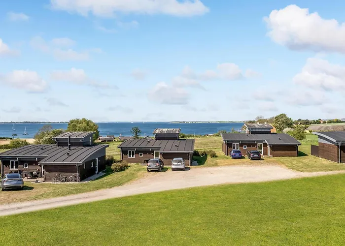 Stunning In With Kitchen * Fåborg