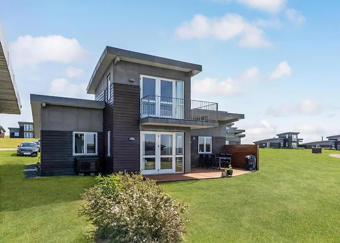 Holiday home Stunning In With Kitchen *